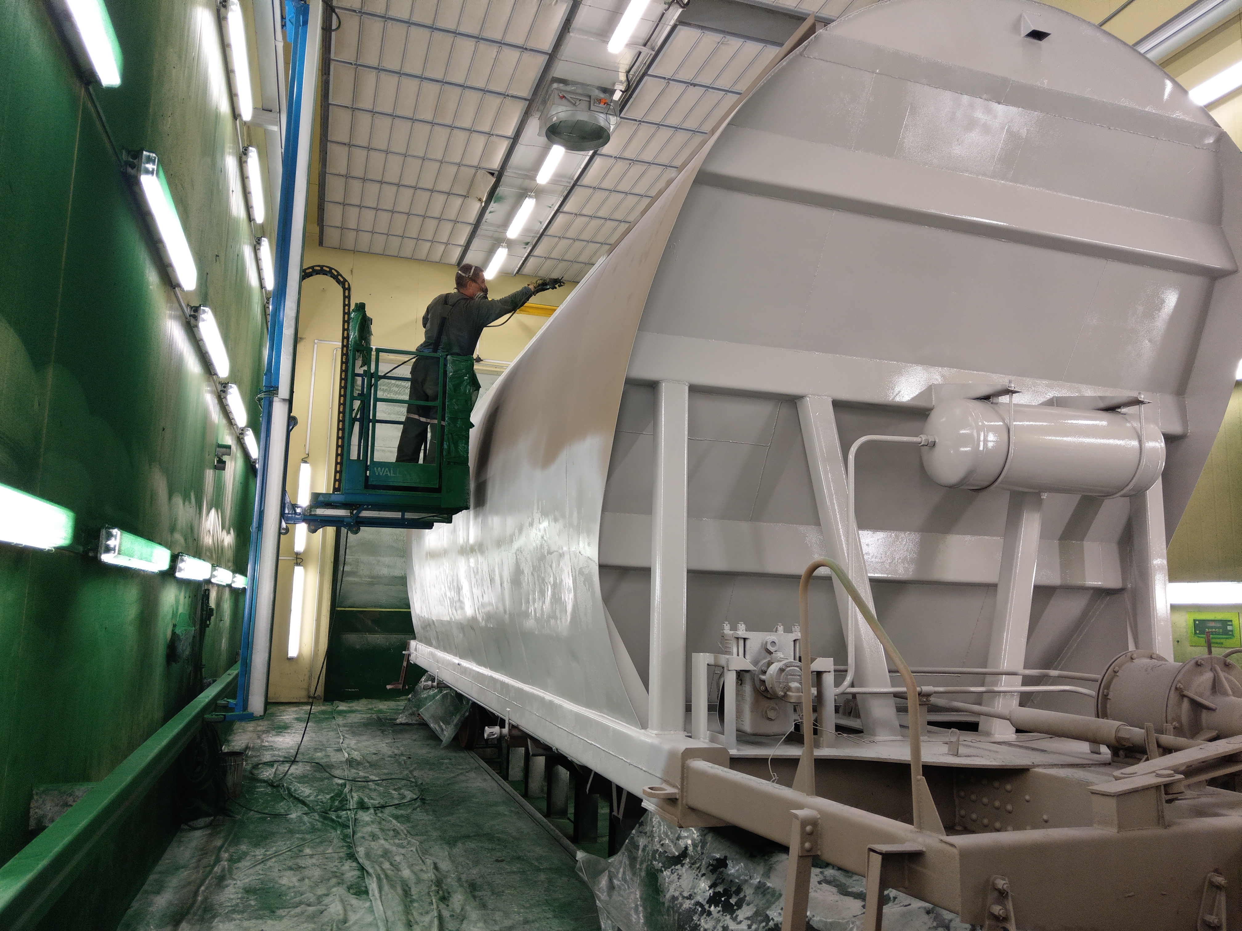 Покраска вагона-минераловоза Фарбакоут Уретан 30