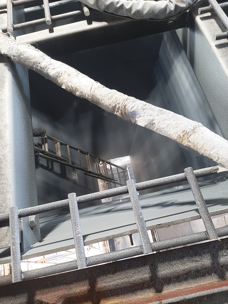 внутренняя поверхность бункера